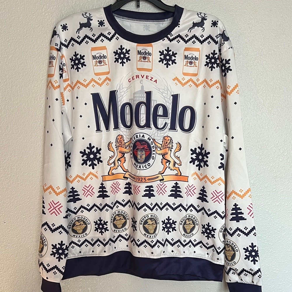 Modelo Festive White and Navy Crewneck silky shirt